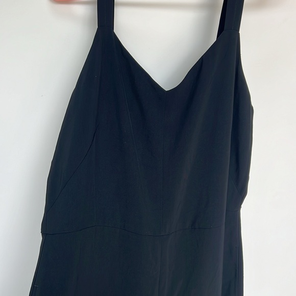 The Japanese GoWeave Essential
NWOT
Jumpsuit sleeveless black size 6 wide leg - Picture 4 of 12